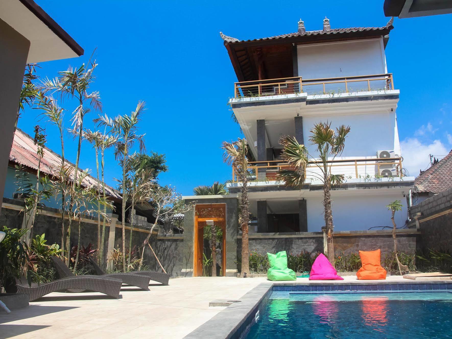 D'Camel Hotel Lembongan Exterior photo