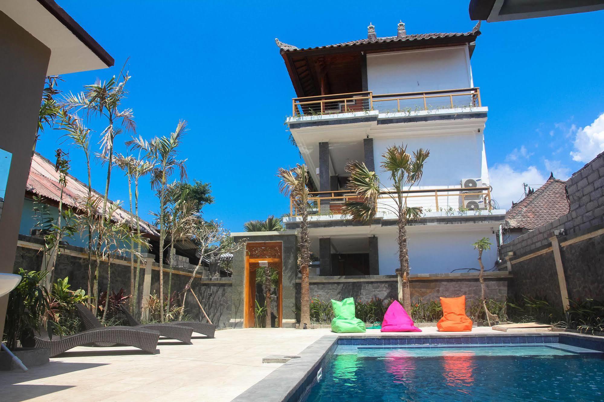 D'Camel Hotel Lembongan Exterior photo